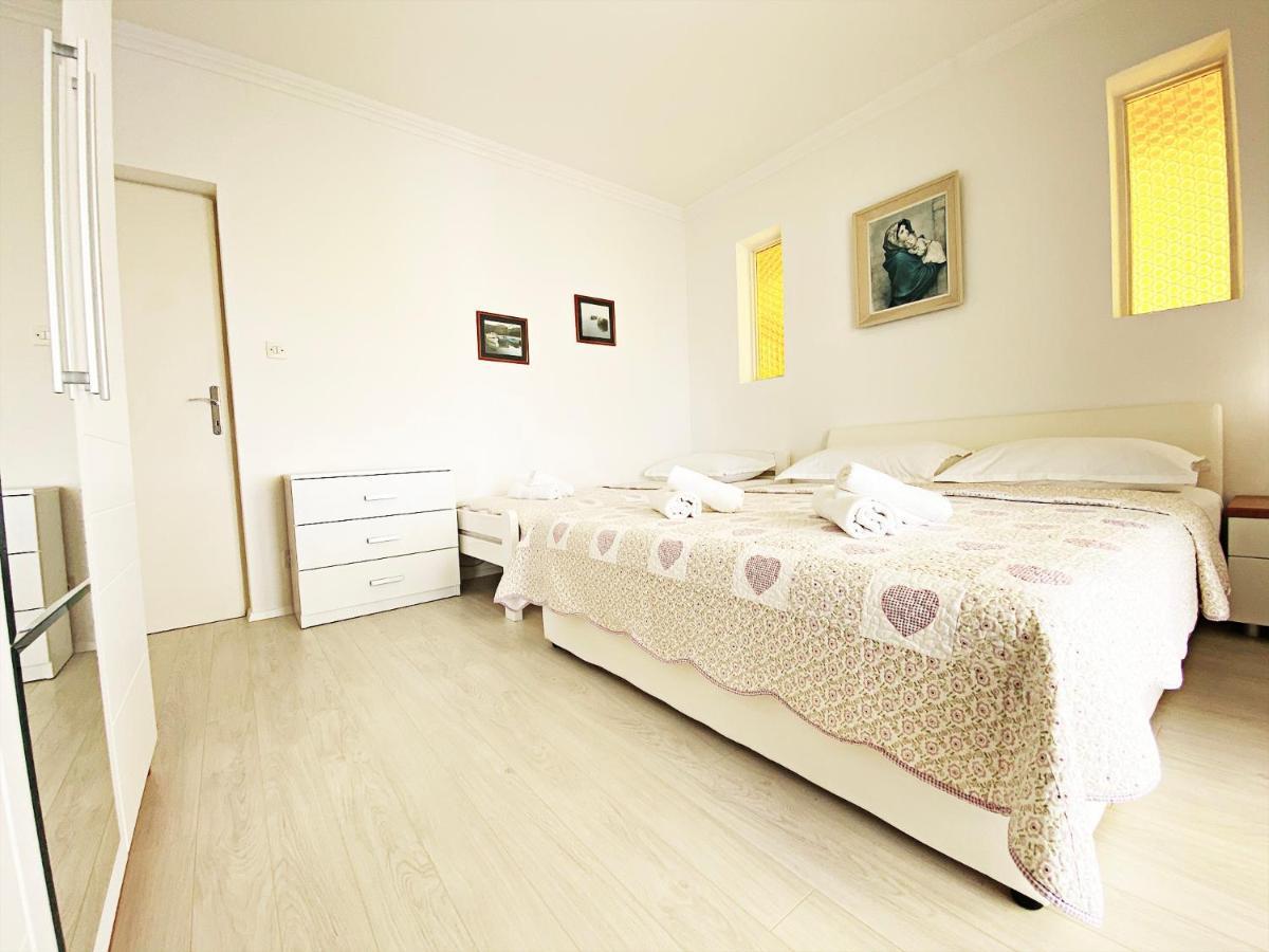 Apartments And Rooms Katarina Živogošće المظهر الخارجي الصورة